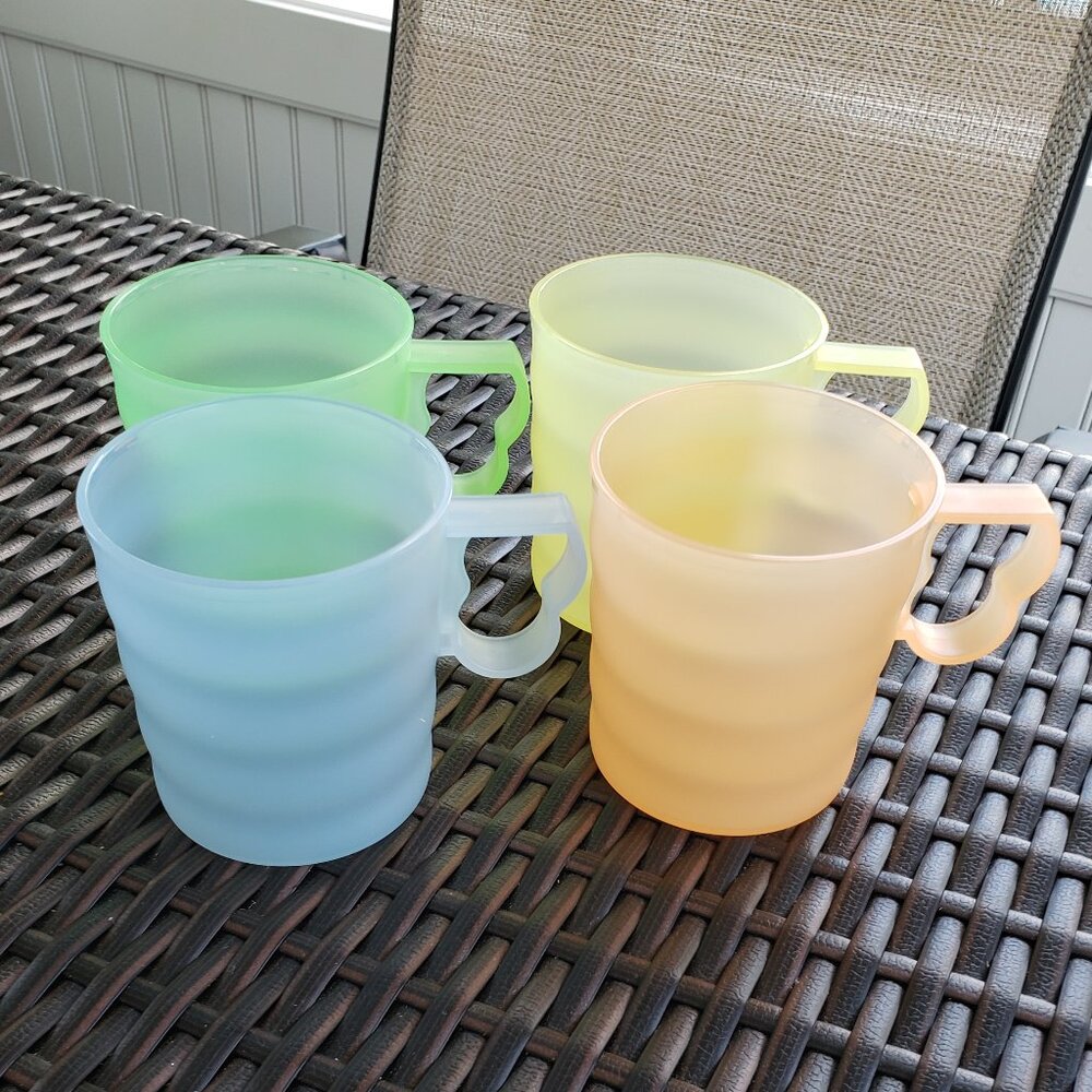 NWT Tupperware Impressions Mugs